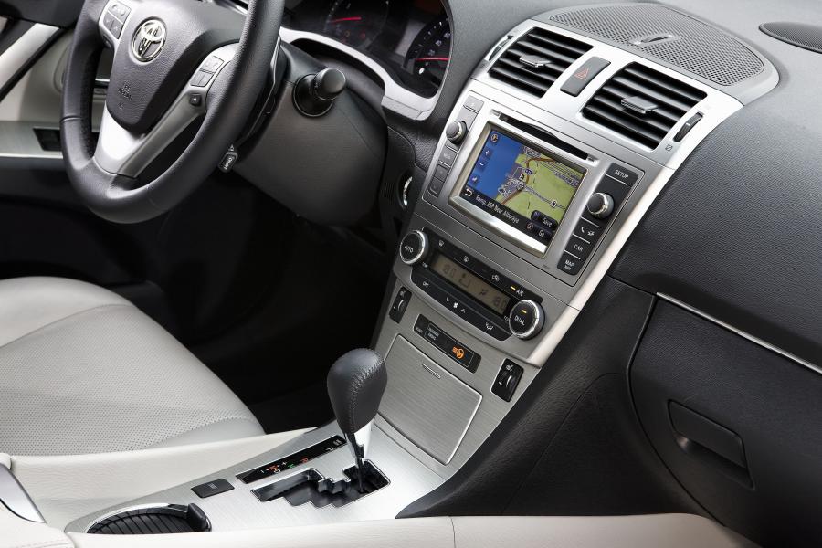  Toyota Avensis SW 2011 года  (фото 18 из 60)
